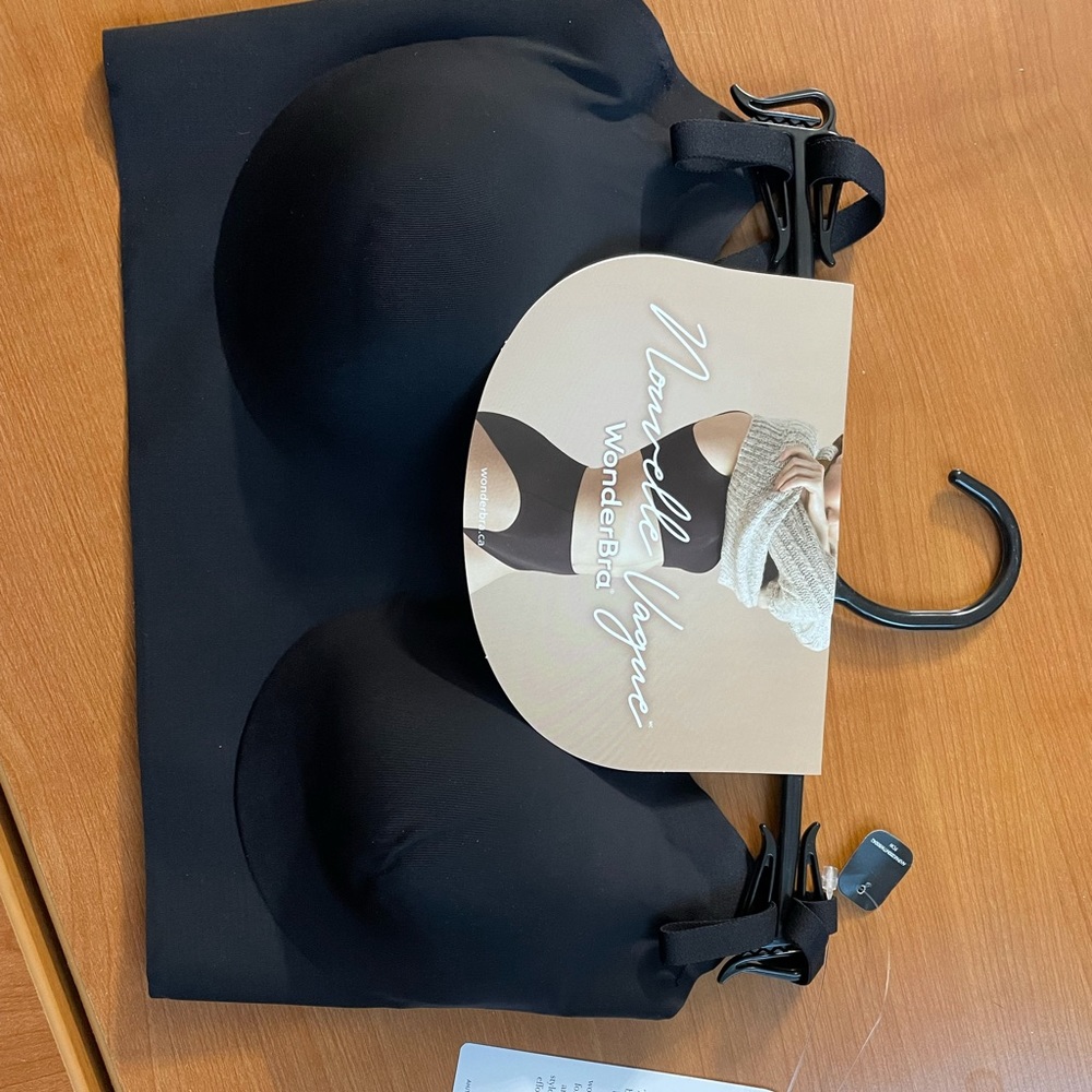 BNWT New Wave WonderBra. Seamless.Size Medium. $40